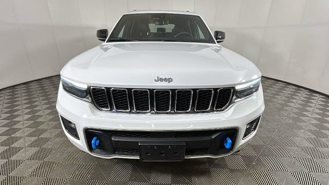 Used 2023 Jeep Grand Cherokee Overland w/ Luxury Tech Group IV AWD/4WD image 7