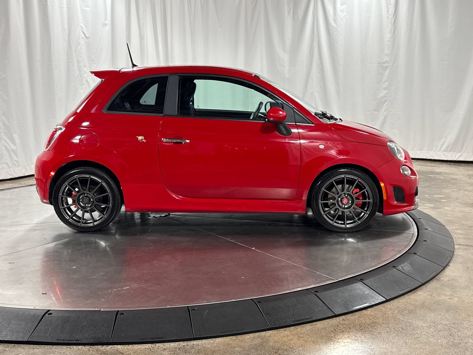 Used 2015 FIAT 500 Abarth FWD image 9