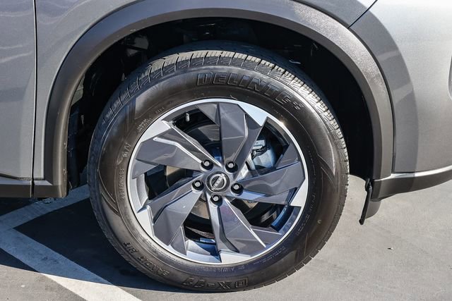 Used 2024 Nissan Rogue SV image 9
