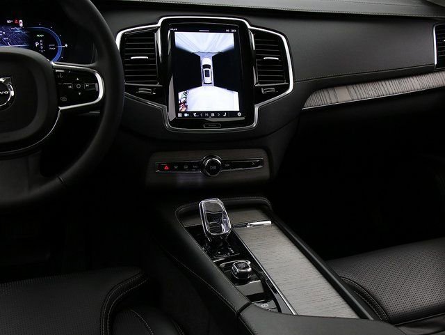 Used 2024 Volvo XC90 T8 Ultimate w/ Protection Package Premier image 17