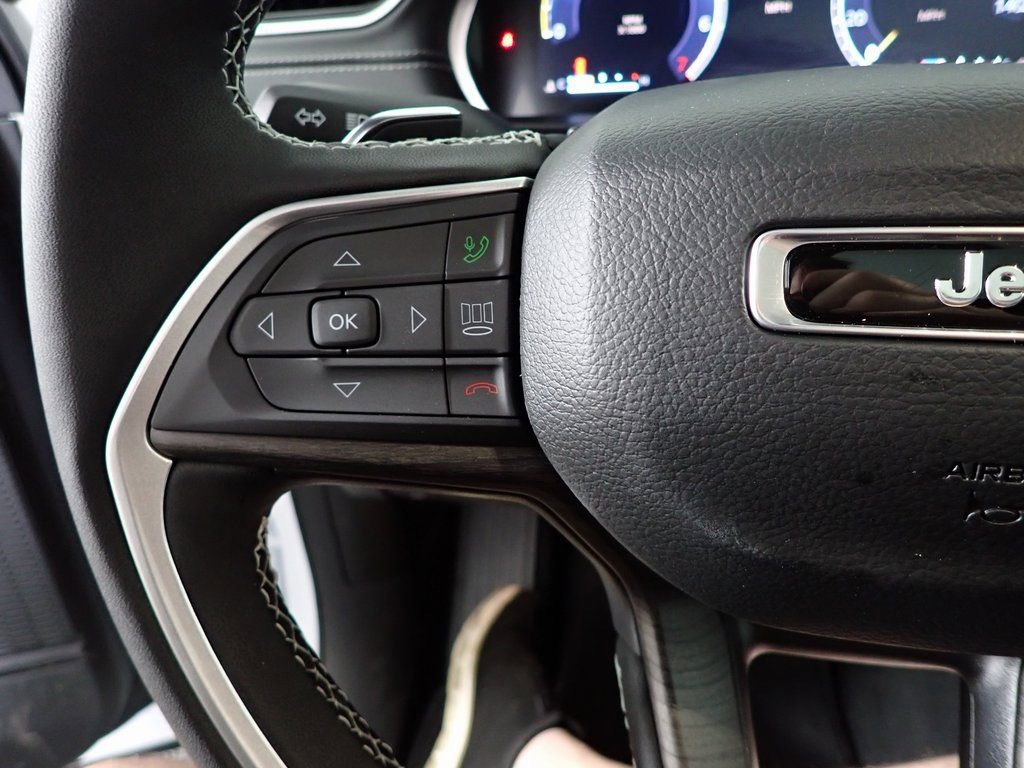 New 2025 Jeep Grand Cherokee Limited w/ Black Appearance Package image 29