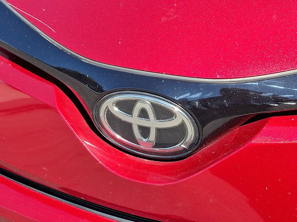 Used 2018 Toyota C-HR XLE FWD image 30