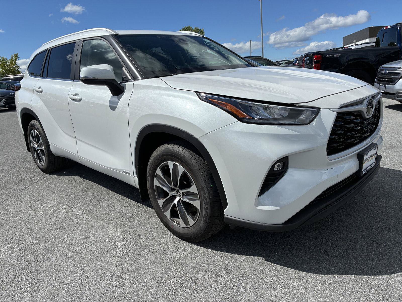 Used 2026 Toyota Highlander XLE AWD/4WD image 1