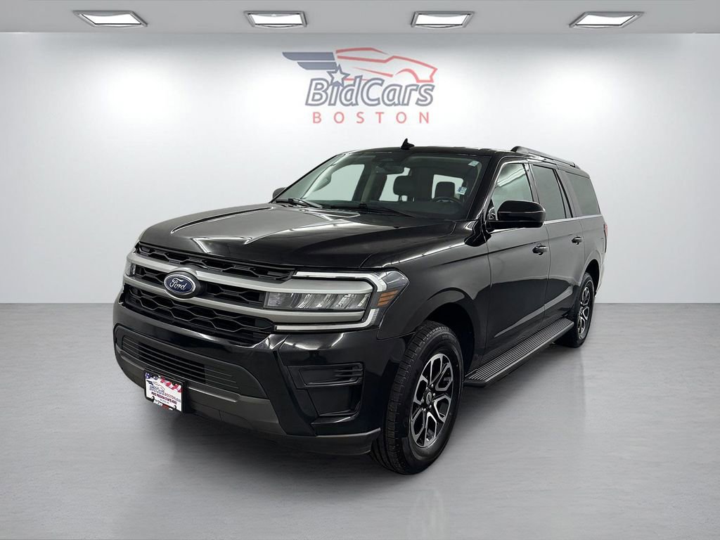 Used 2024 Ford Expedition Max XLT image 2