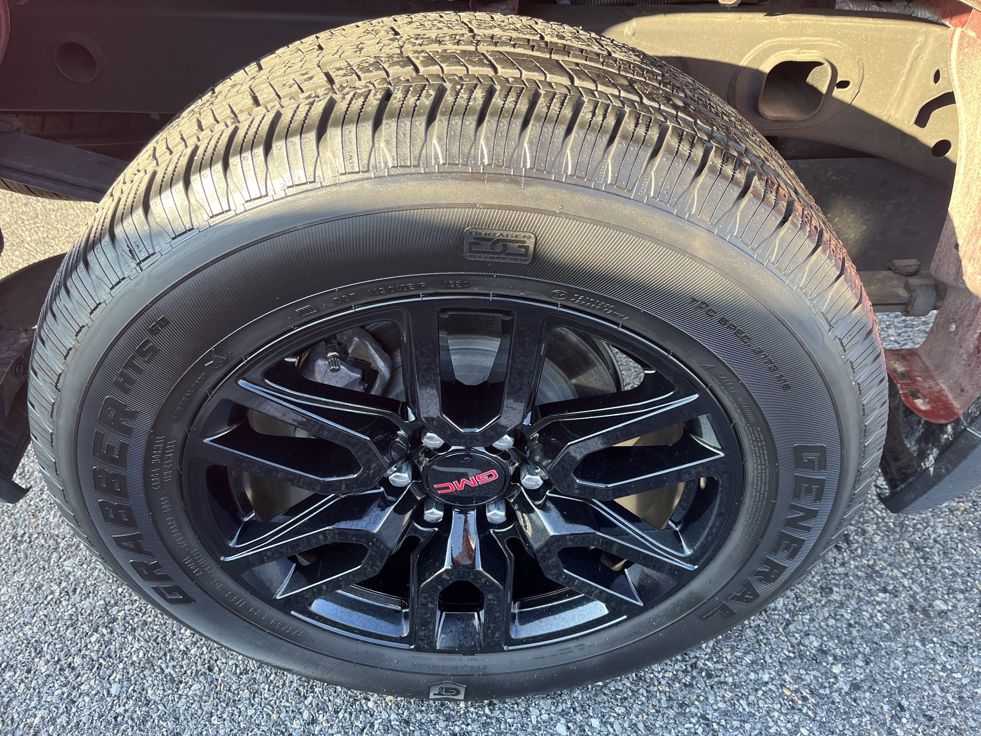 Used 2024 GMC Sierra 1500 Elevation image 12