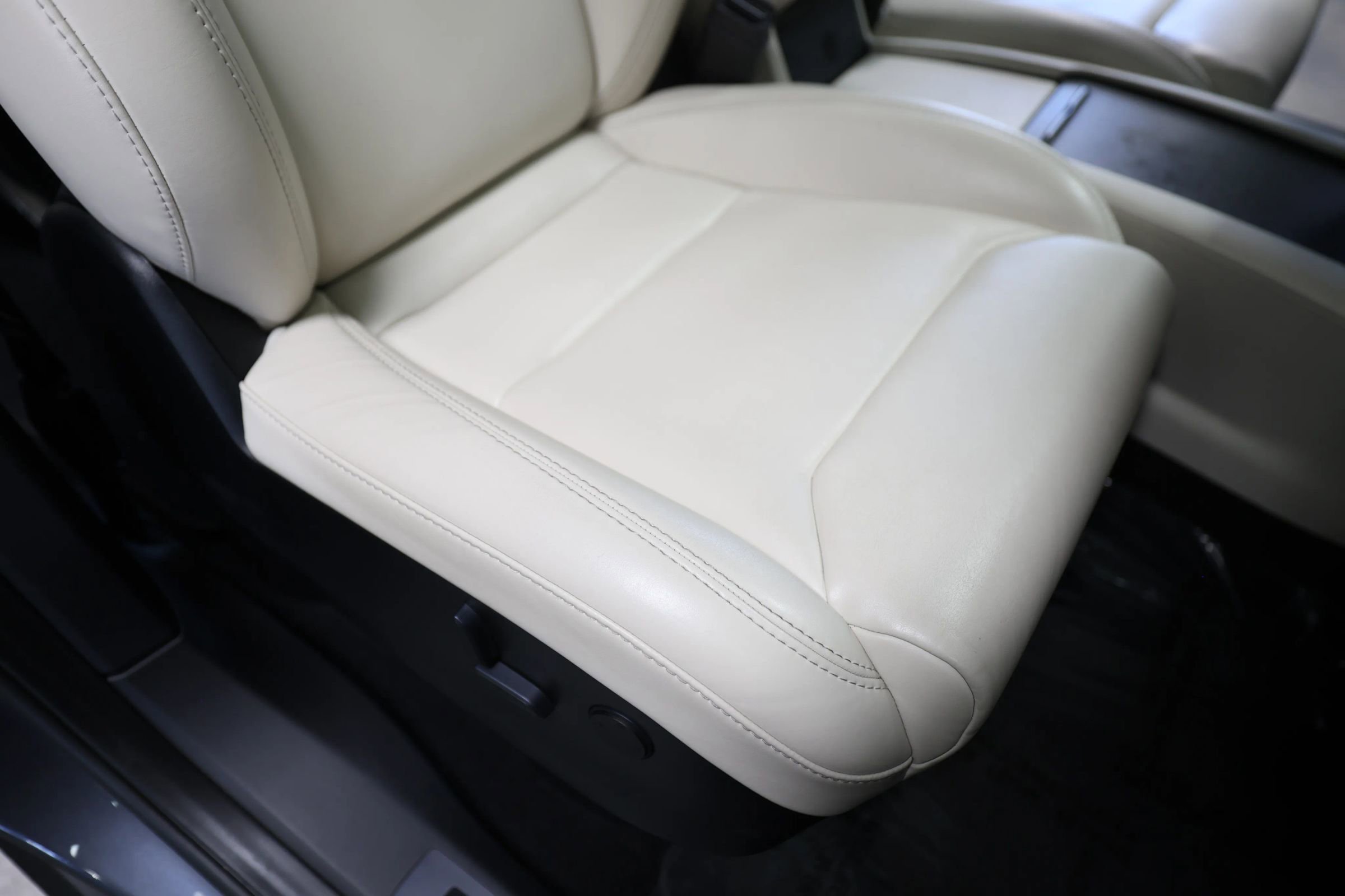 Used 2018 Tesla Model X 100D image 40