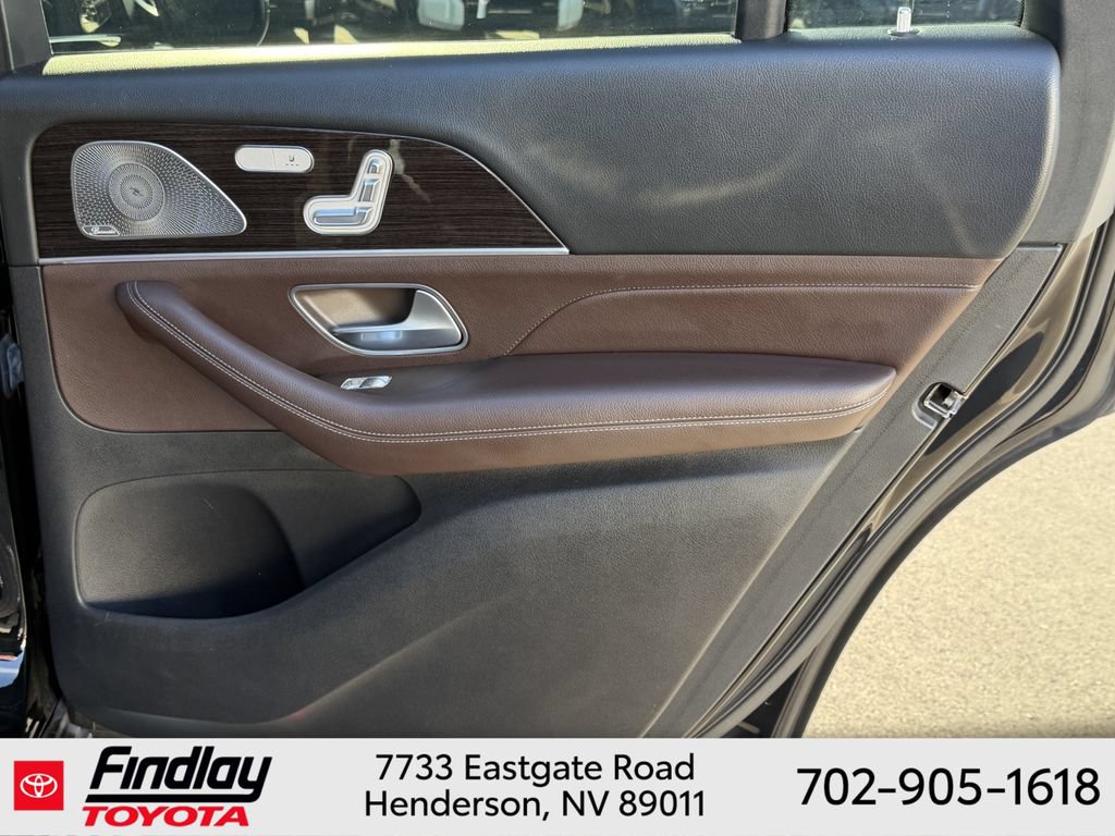 Used 2022 Mercedes-Benz GLS 450 4MATIC image 17