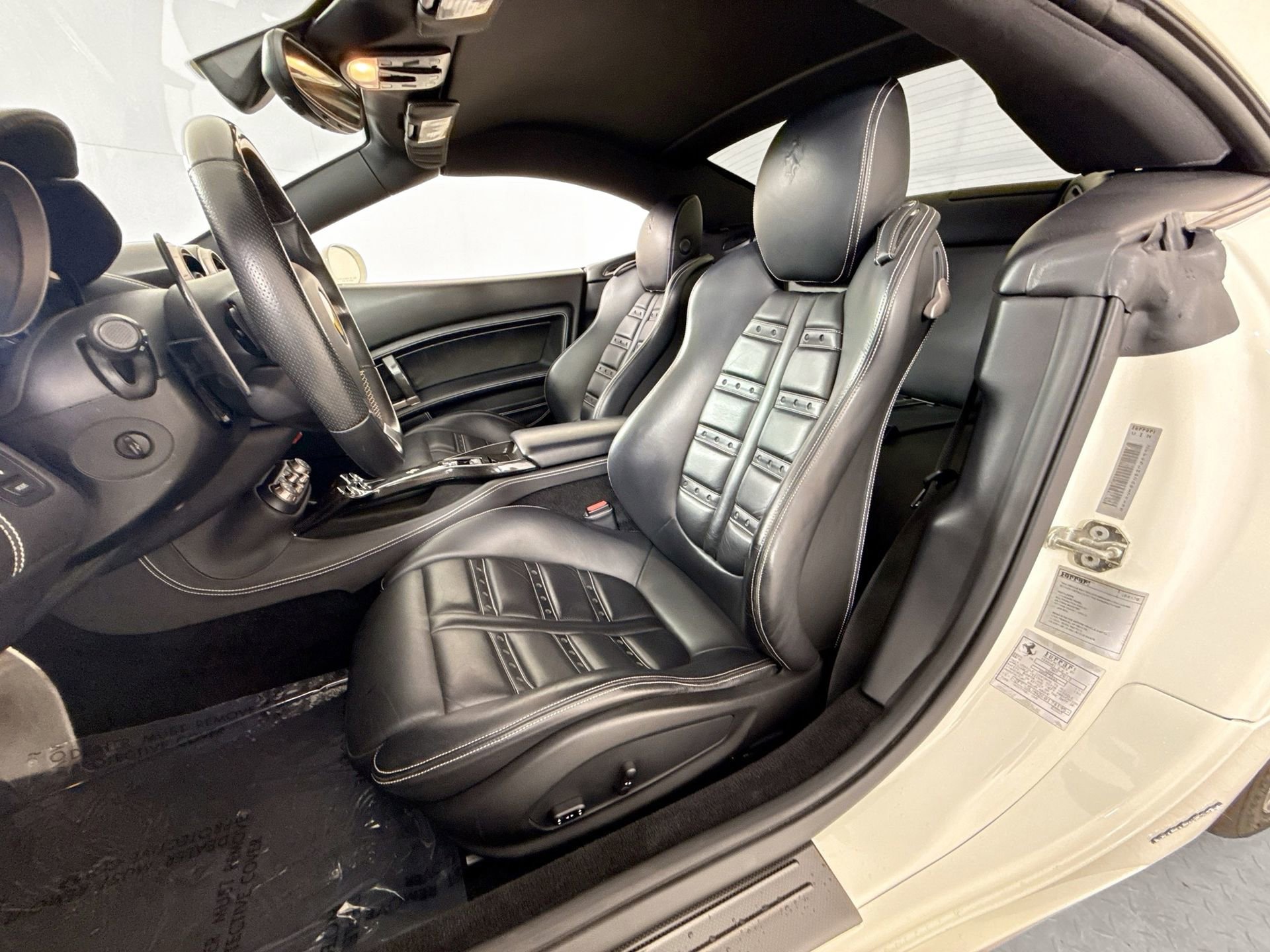 Used 2010 Ferrari California RWD image 9