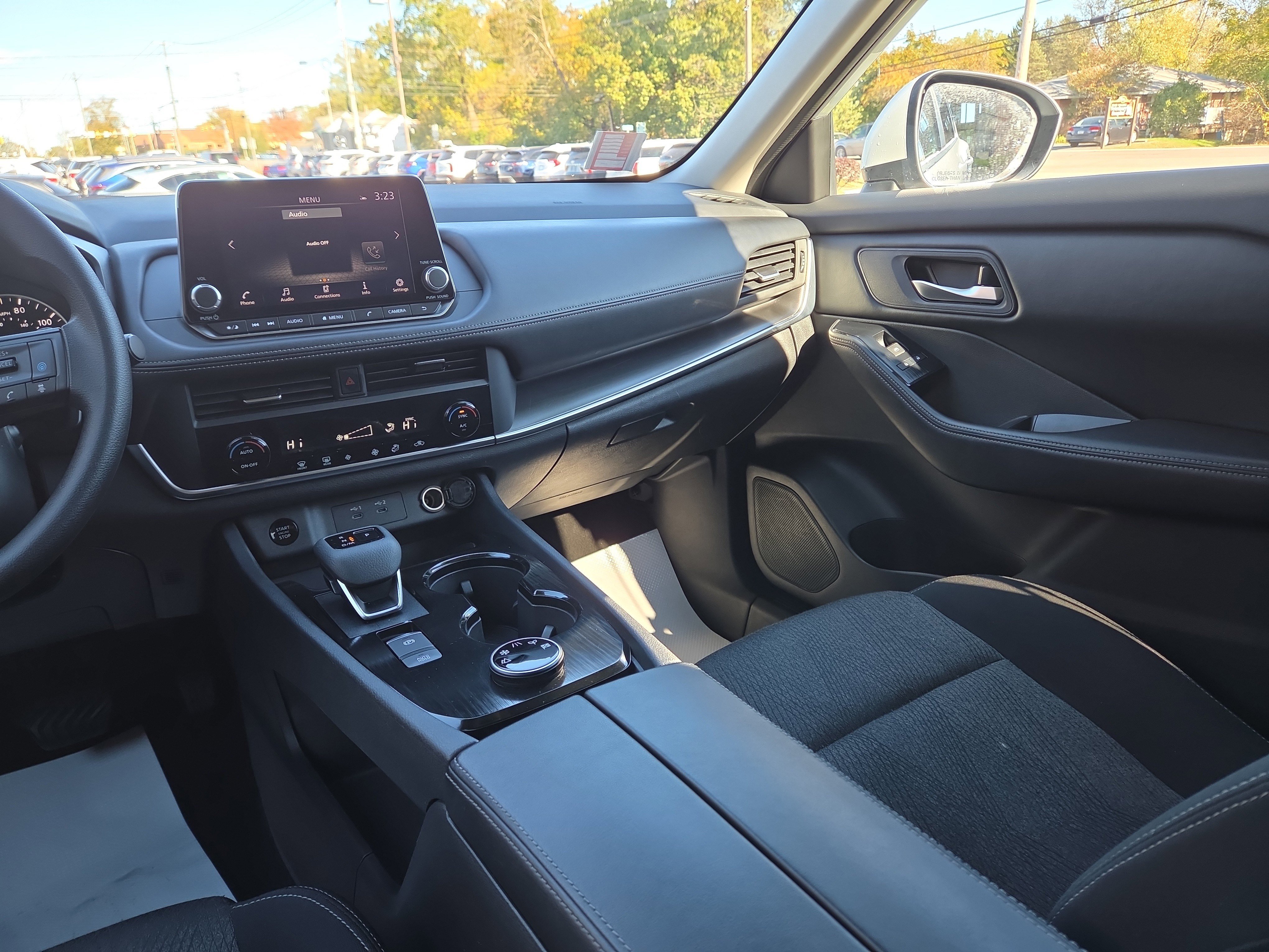 Used 2024 Nissan Rogue SV image 22