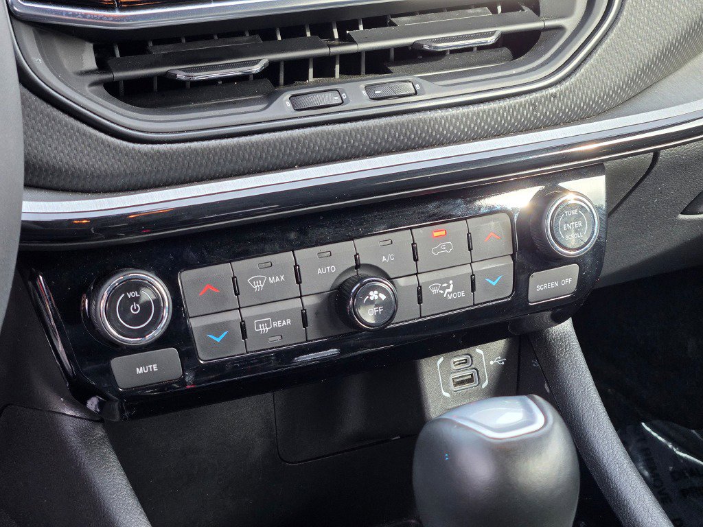 Used 2025 Jeep Compass Trailhawk image 27