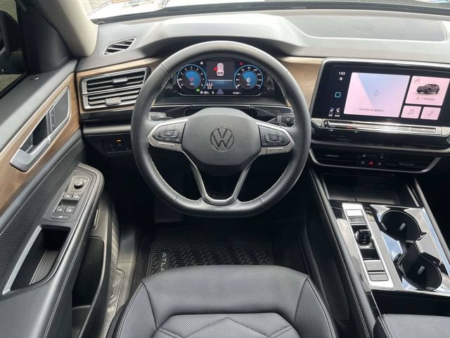 Used 2024 Volkswagen Atlas SE FWD image 16