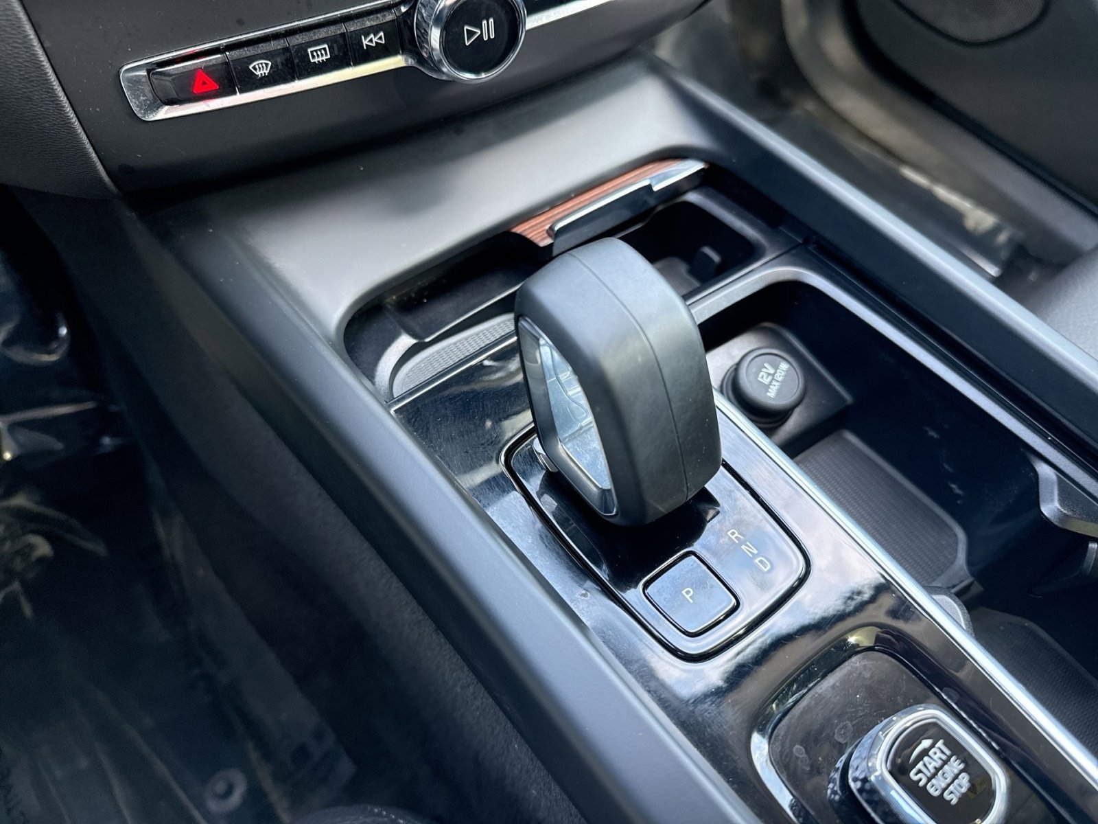 Certified 2023 Volvo XC60 B5 Plus AWD/4WD image 22