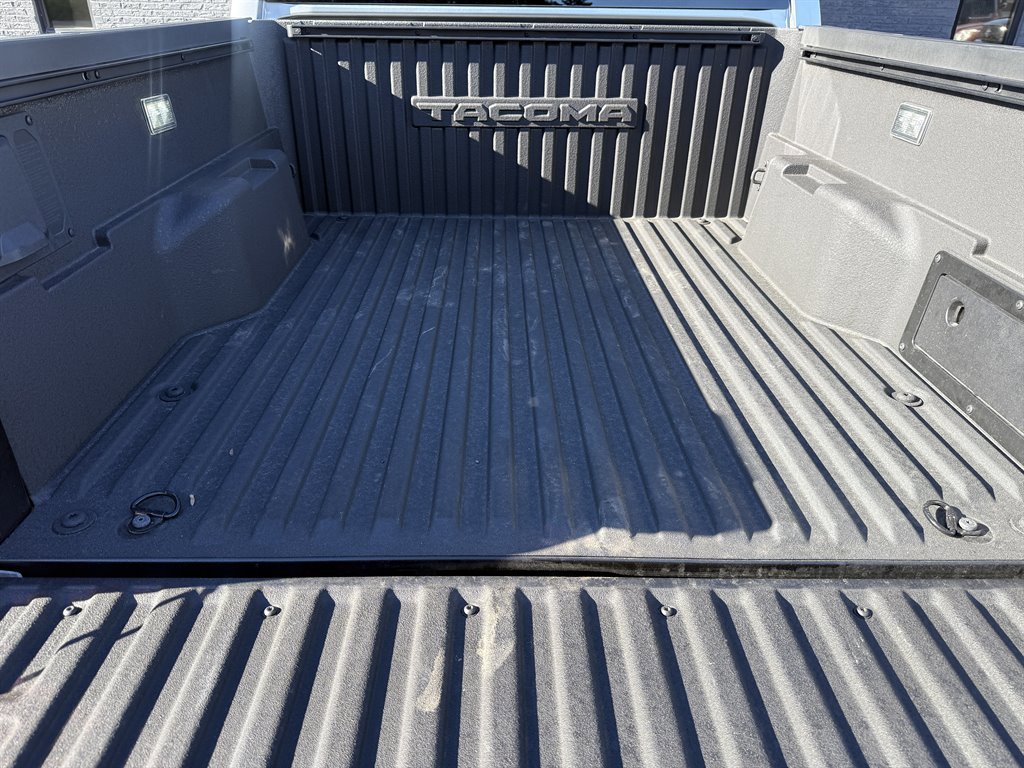Used 2025 Toyota Tacoma TRD Off-Road image 26