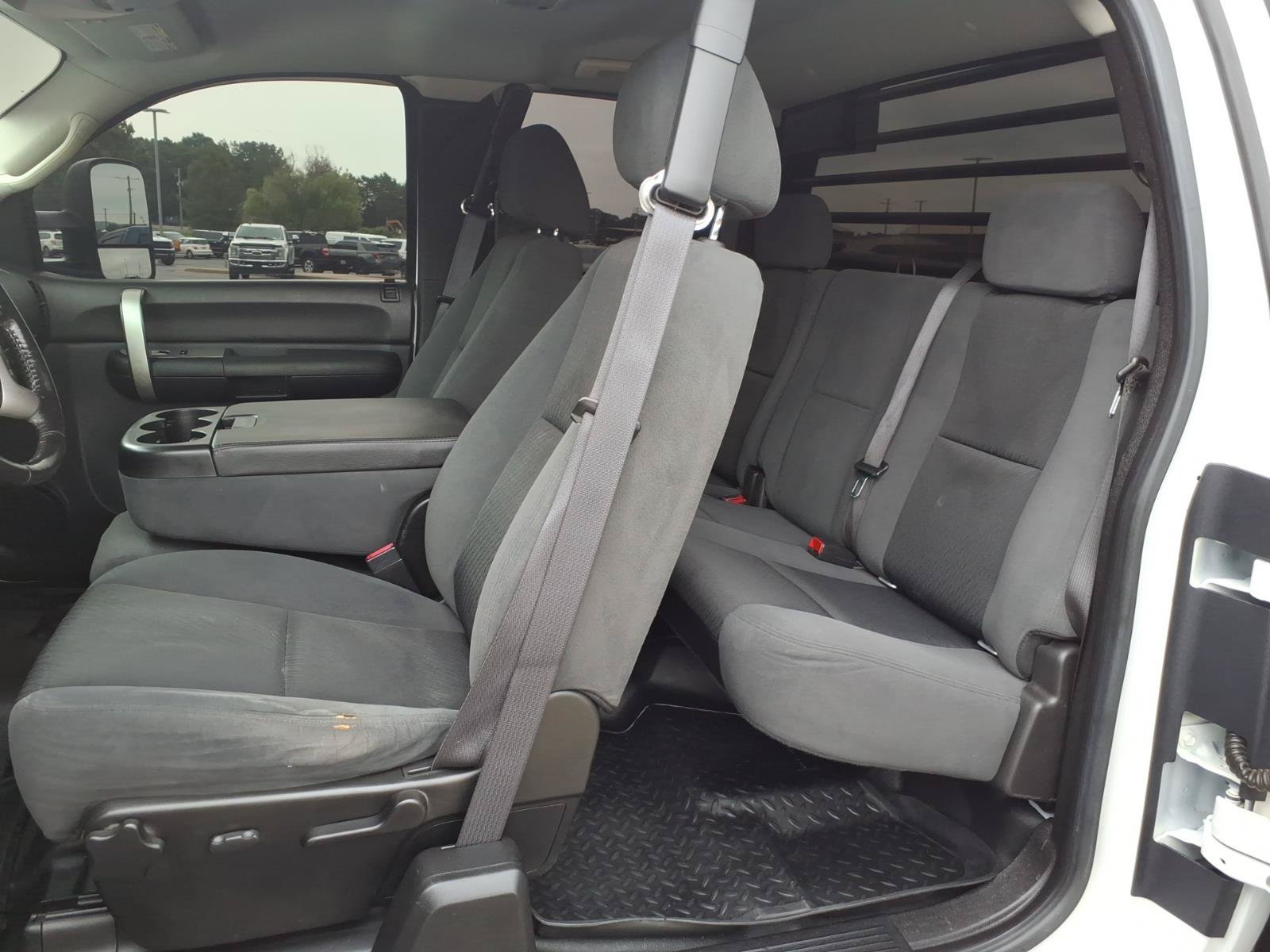 Used 2009 Chevrolet Silverado 3500 LT w/ Interior Plus Package AWD/4WD image 8