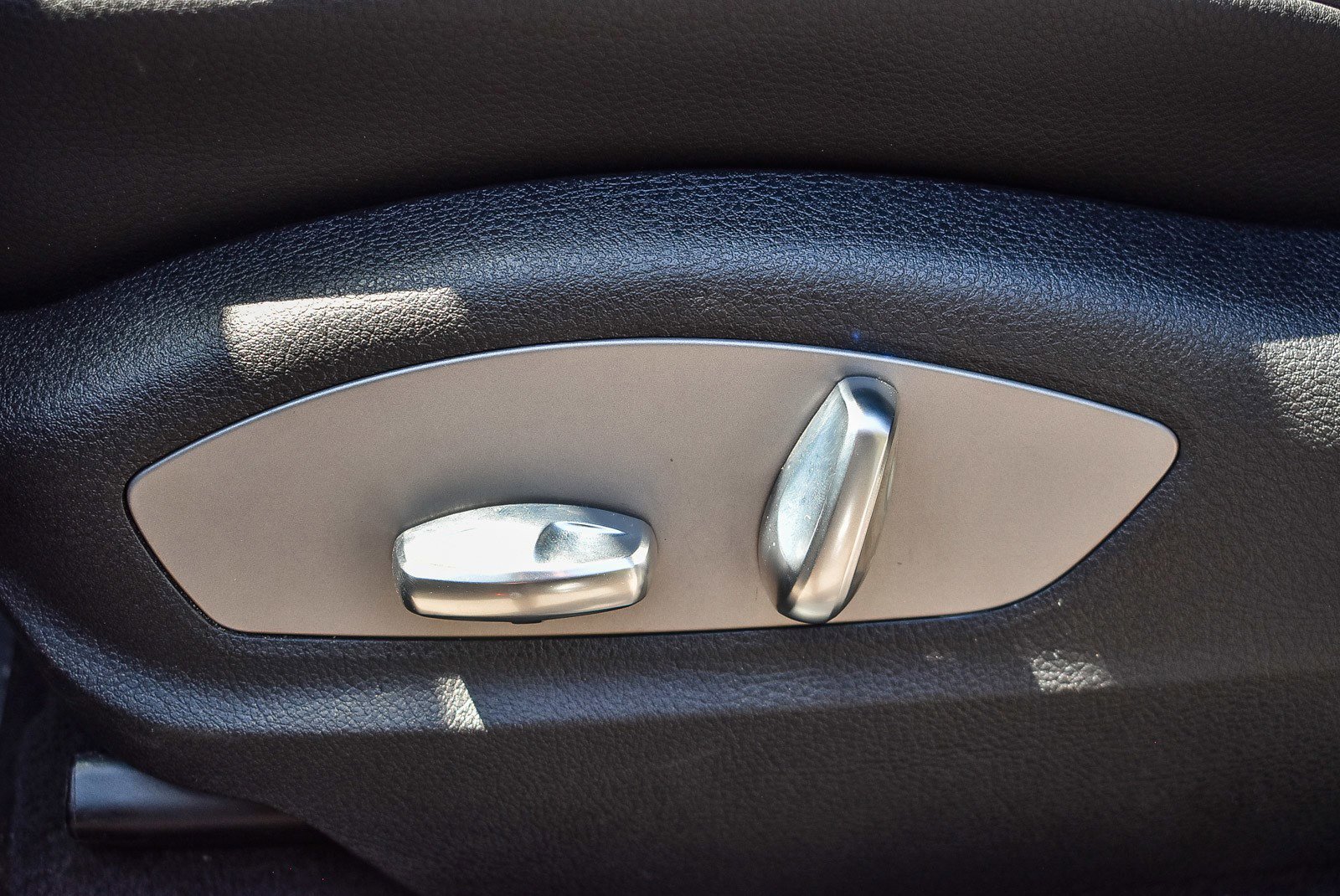 Used 2023 Porsche Macan image 20