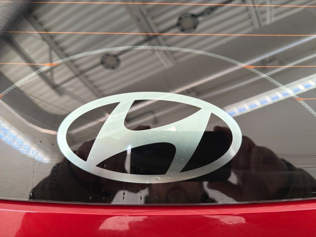 Certified 2025 Hyundai Tucson SE image 32