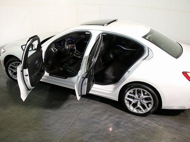 Used 2025 BMW 330i xDrive Sedan image 5