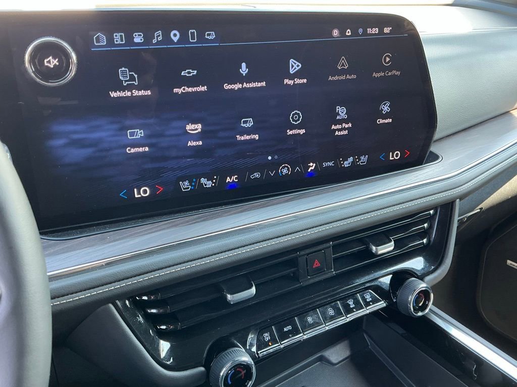 Used 2025 Chevrolet Suburban Premier image 39