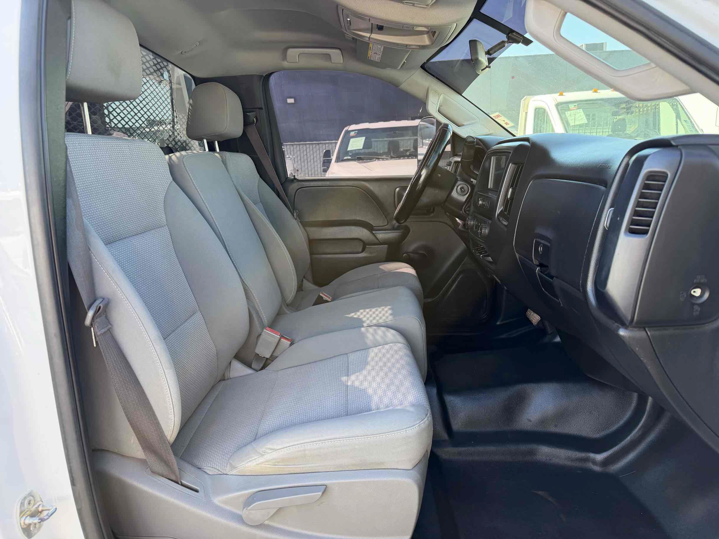 Used 2017 GMC Sierra 3500 2WD Regular Cab image 33