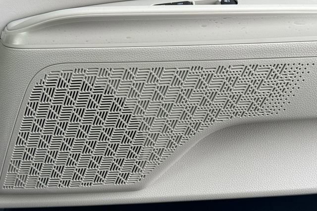 New 2026 Kia Carnival EX FWD image 22