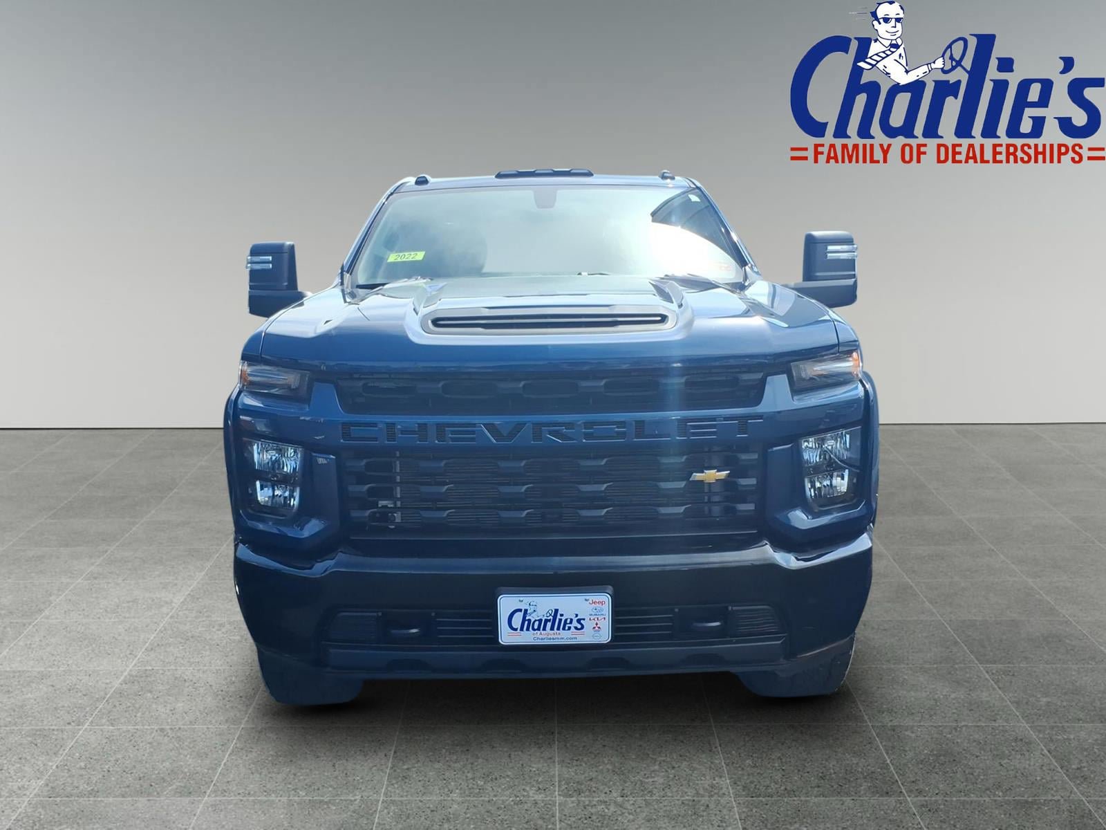 Used 2022 Chevrolet Silverado 2500 Custom w/ Custom Convenience Package AWD/4WD image 2