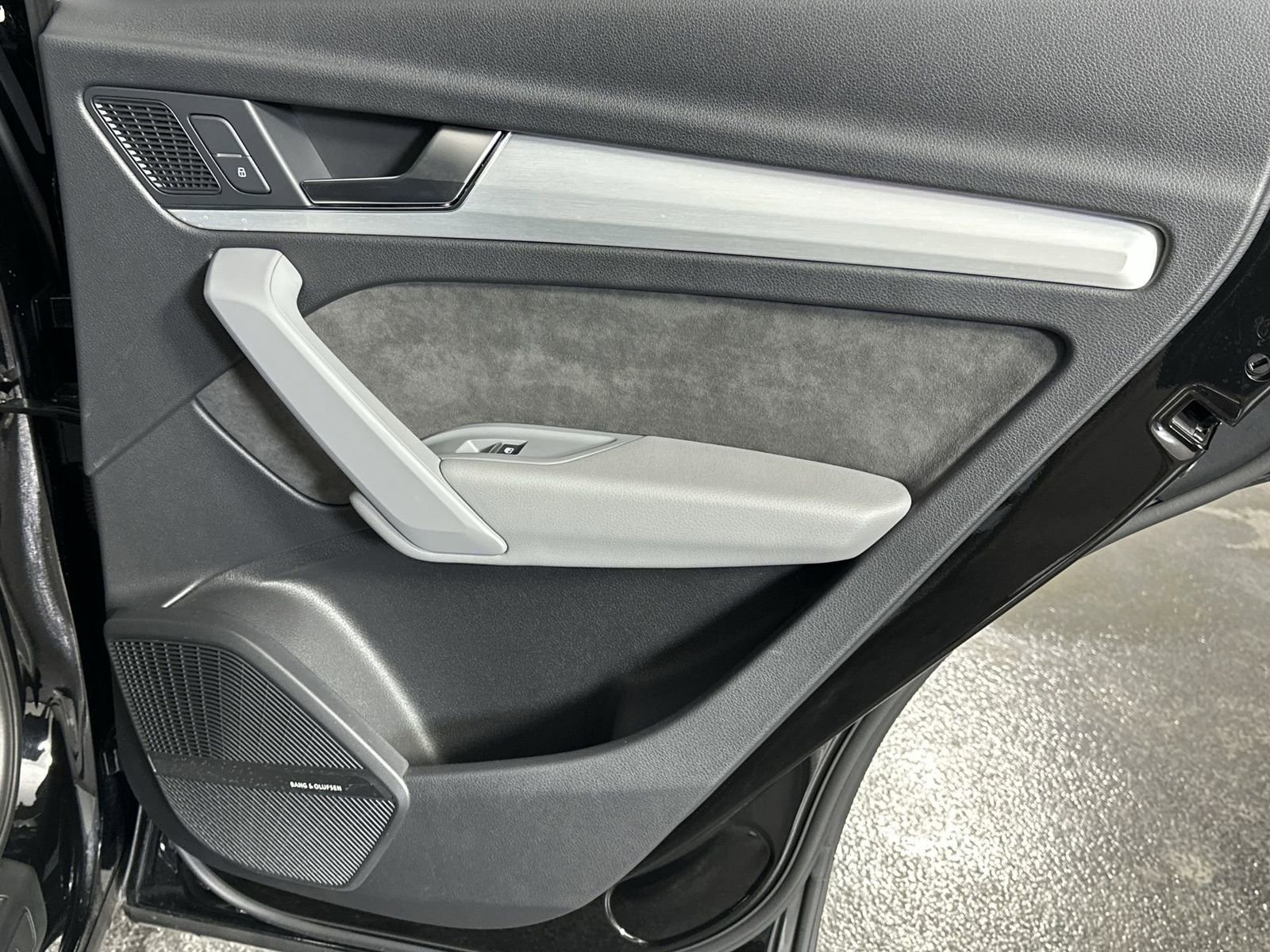 Used 2018 Audi SQ5 Prestige w/ Prestige Package image 36