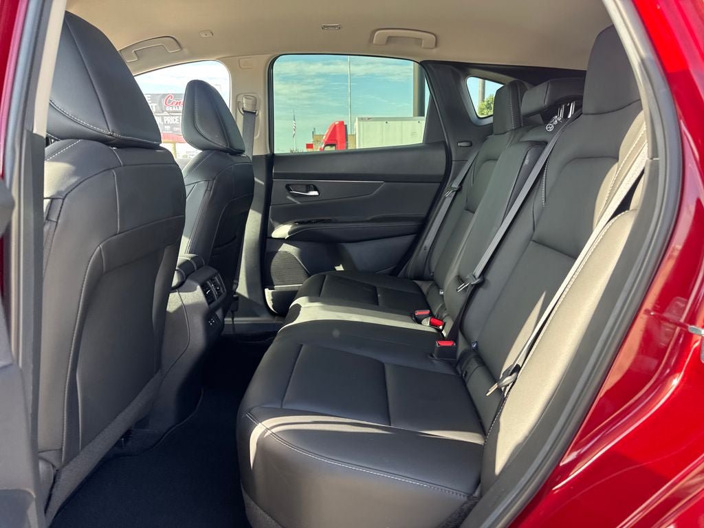 Used 2025 Nissan Murano SV FWD image 13