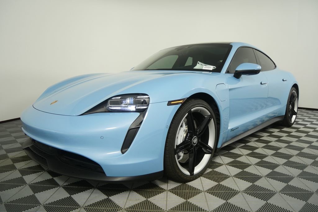 Used 2022 Porsche Taycan image 10