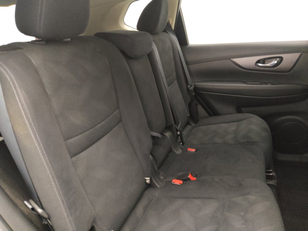 Used 2016 Nissan Rogue S w/ Appearance Package image 19