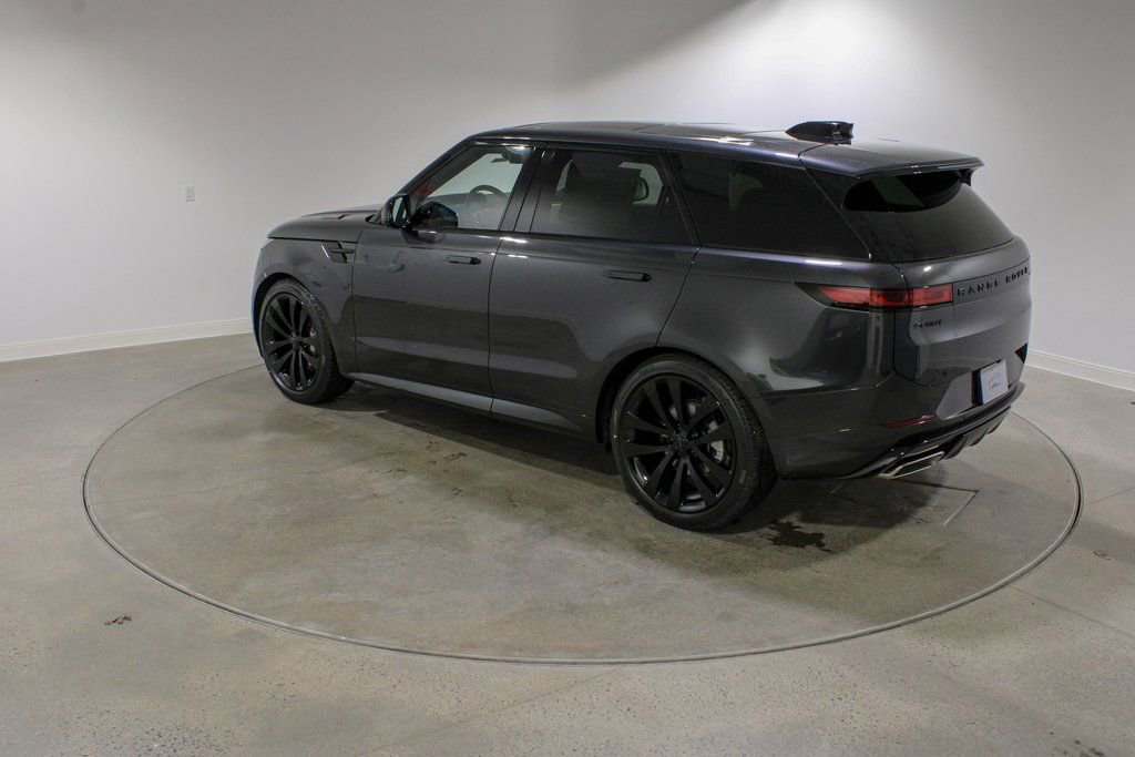 New 2026 Land Rover Range Rover Sport Dynamic SE image 3