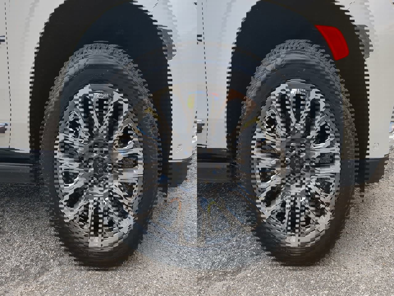 Used 2023 GMC Yukon Denali Ultimate image 9