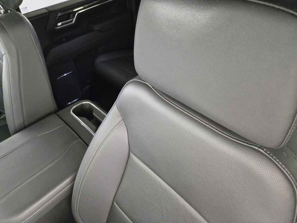 Used 2024 Chevrolet Silverado 2500 LTZ w/ LTZ Texas Edition image 28