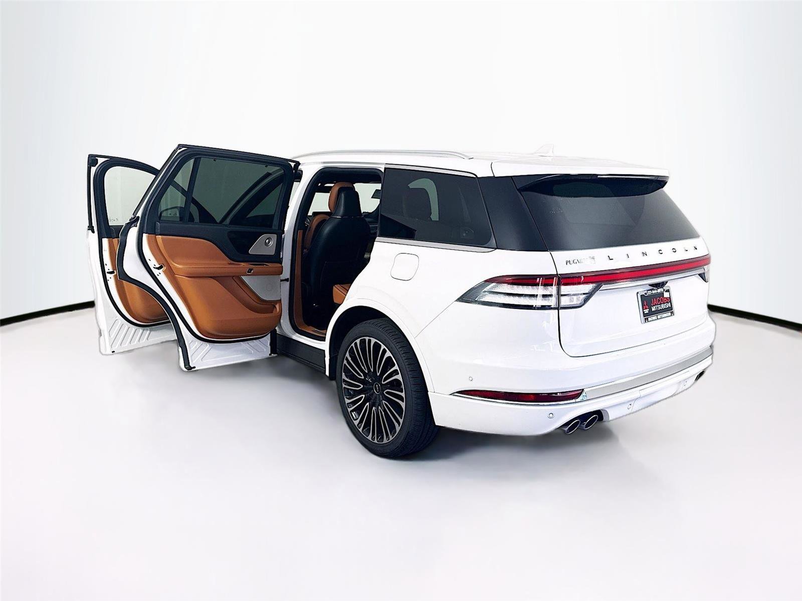 Used 2023 Lincoln Aviator Black Label w/ Dynamic Handling Package image 15