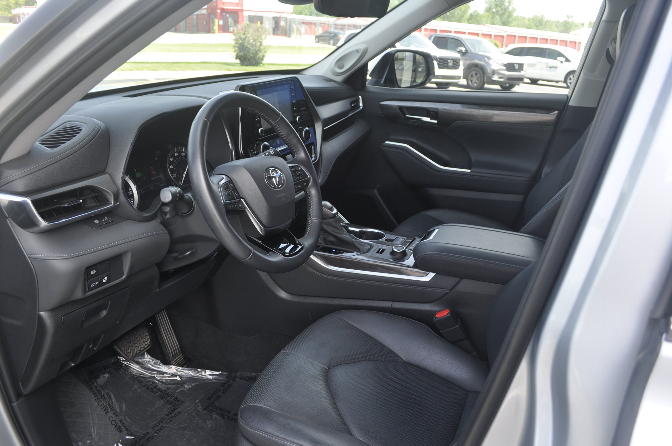 Used 2021 Toyota Highlander Limited AWD/4WD image 16