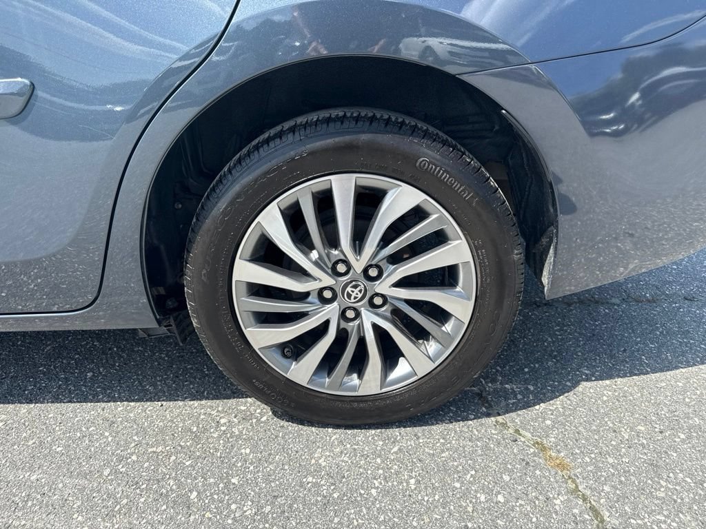 Used 2017 Toyota Corolla XLE w/ Carpet Mat Package (TMS) FWD image 21