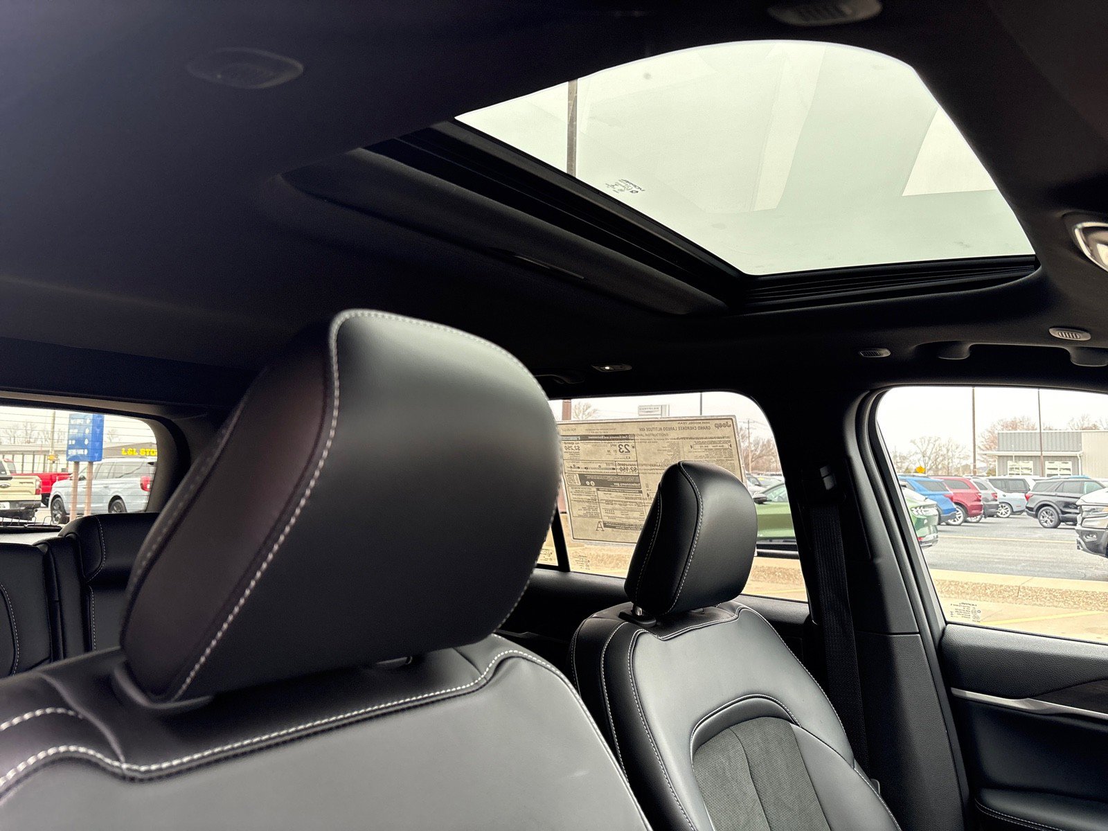 New 2026 Jeep Grand Cherokee Altitude image 8