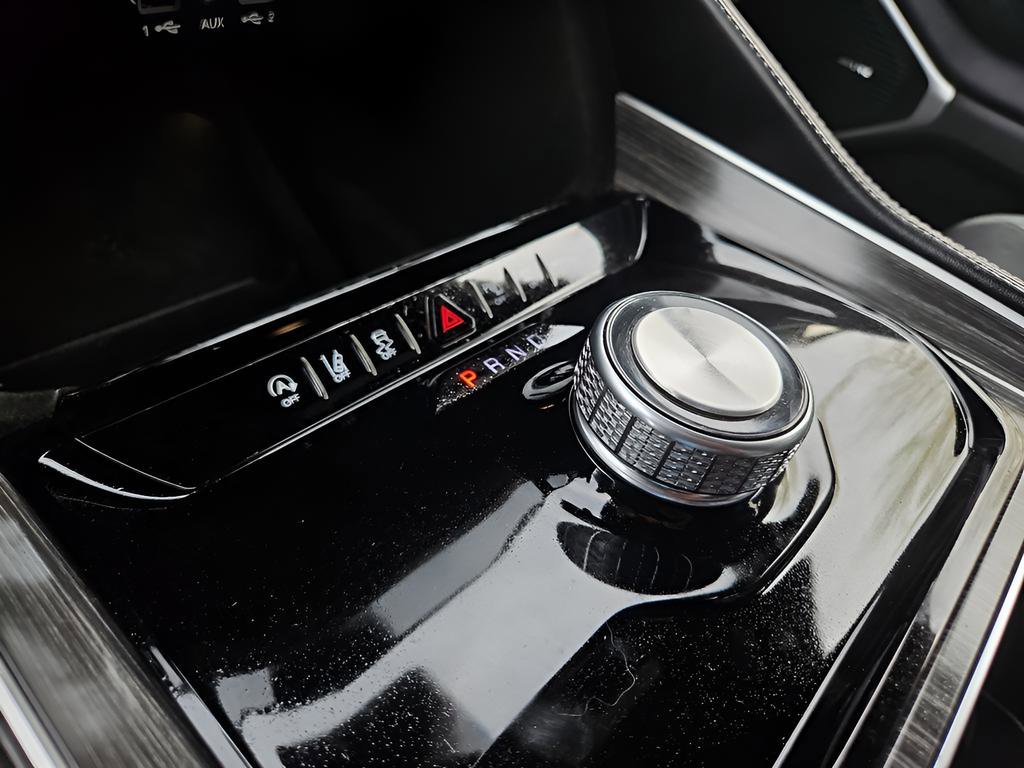 Used 2024 Jeep Wagoneer L Series II image 20