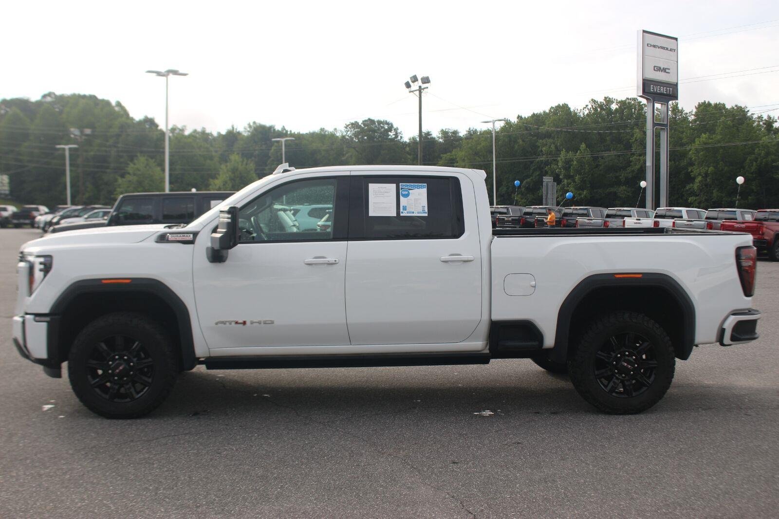 Used 2024 GMC Sierra 3500 AT4 w/ AT4 Premium Plus Package AWD/4WD image 4