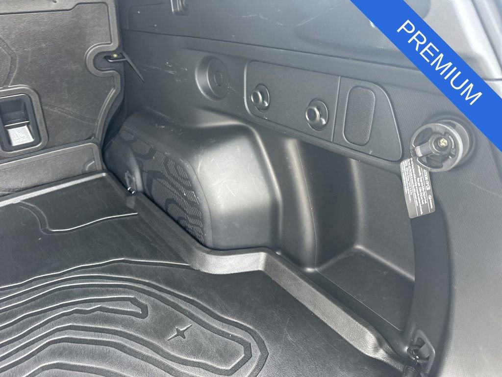 Used 2025 Subaru Forester Premium image 31