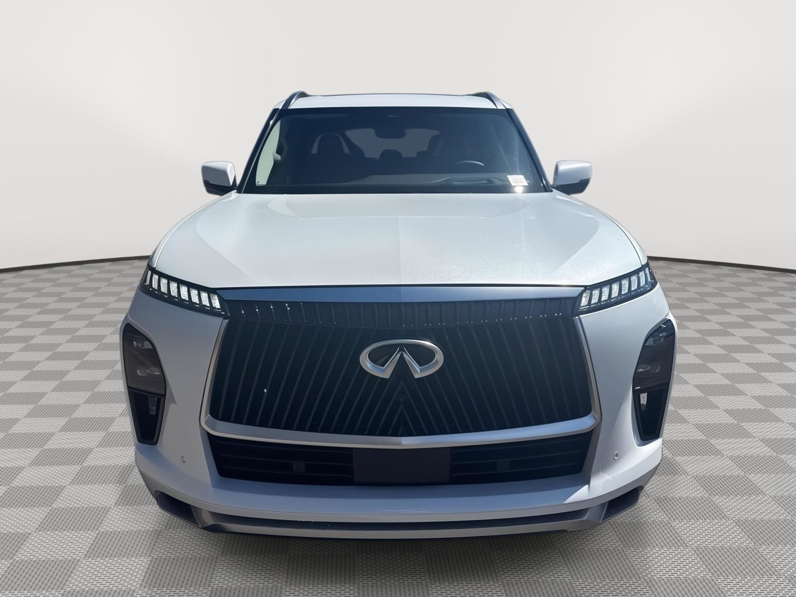 Certified 2025 INFINITI QX80 Sensory image 3