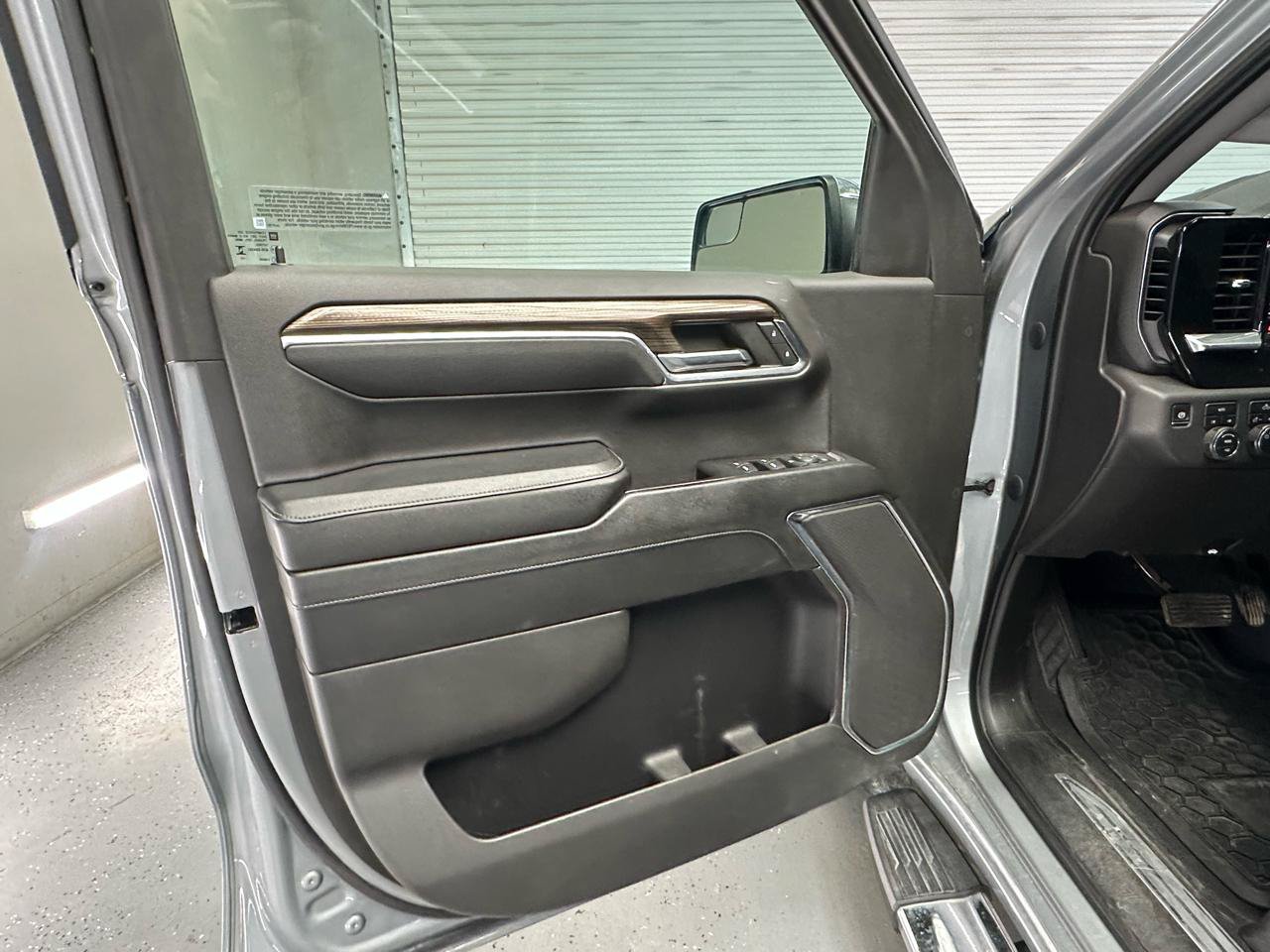 Used 2023 Chevrolet Silverado 1500 LT AWD/4WD image 13