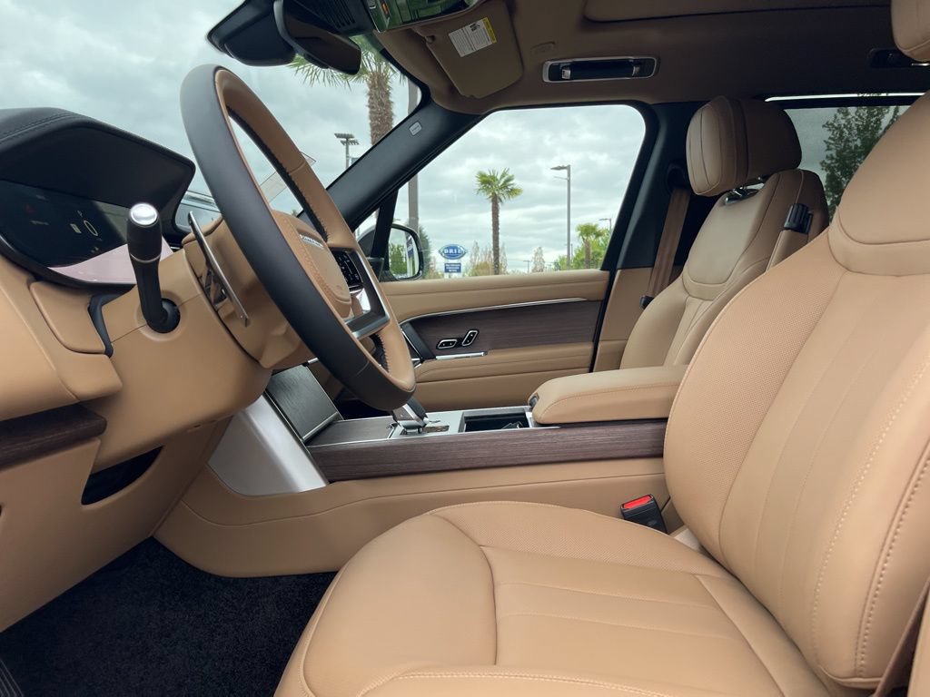 New 2026 Land Rover Range Rover Long Wheelbase SE AWD/4WD image 4