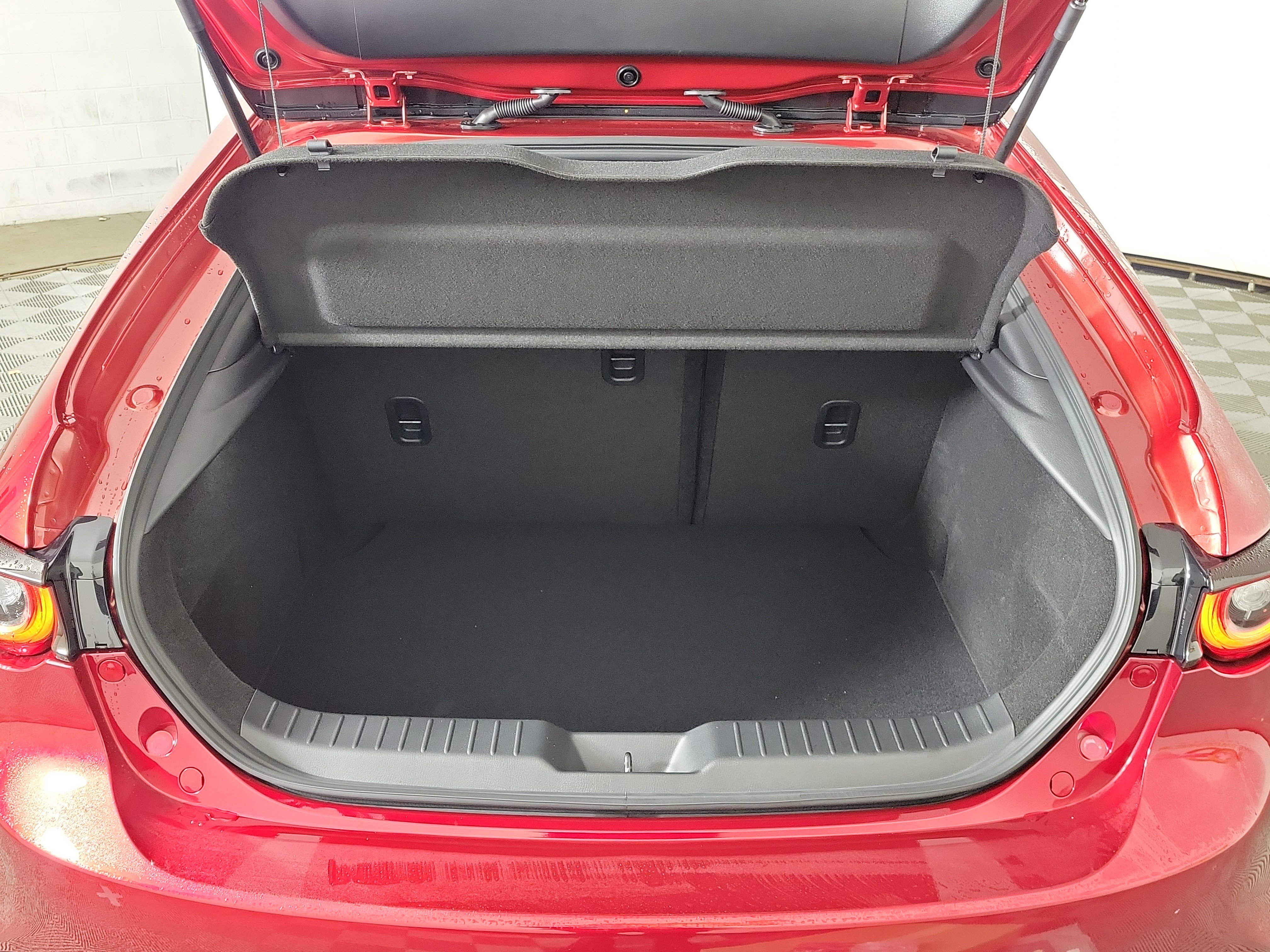 New 2026 MAZDA MAZDA3 Hatchback w/Premium Plus Pkg image 27