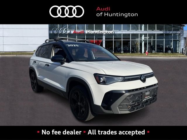 Used 2025 Volkswagen Taos SE image 1