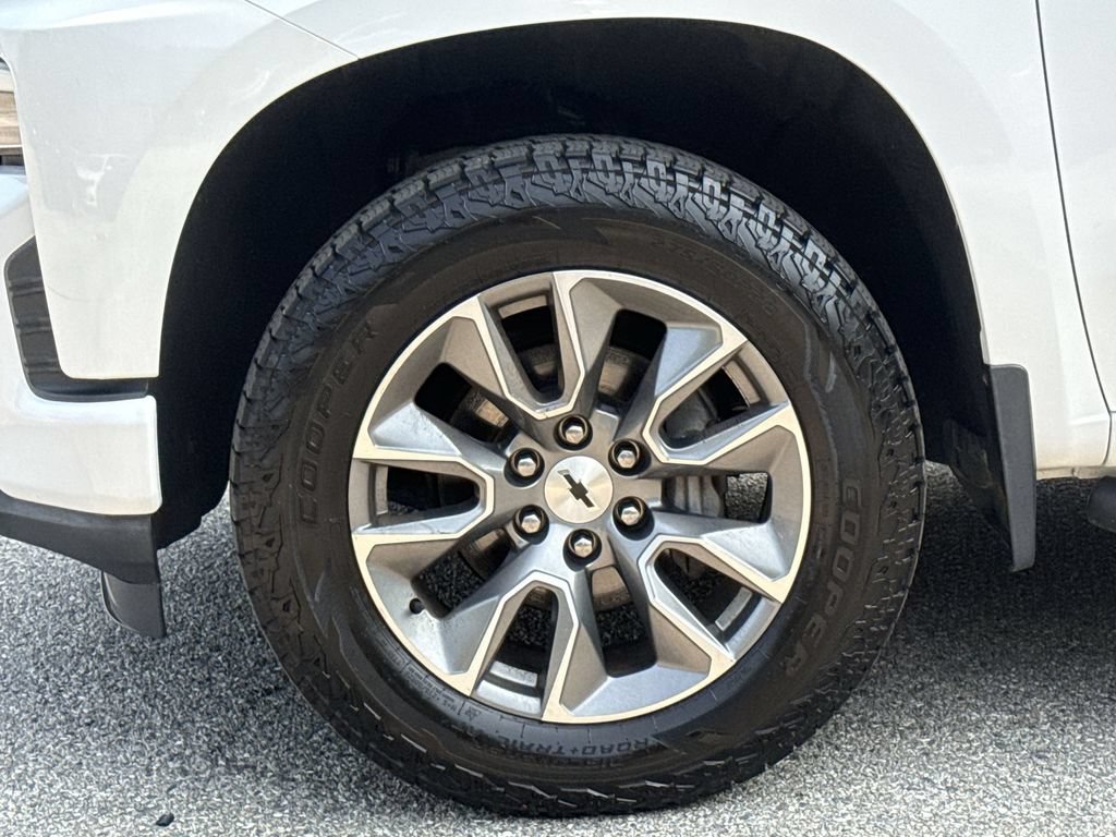 Used 2019 Chevrolet Silverado 1500 RST AWD/4WD image 18