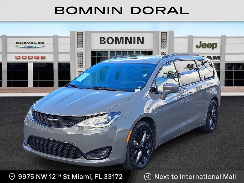 Used 2020 Chrysler Pacifica Touring-L w/ S Appearance Package image 1