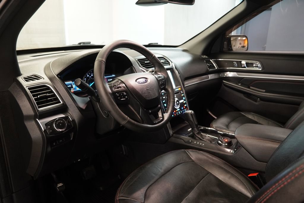 Used 2018 Ford Explorer Sport w/ Equipment Group 401A AWD/4WD image 7