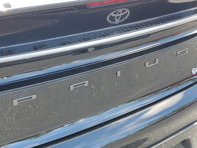 New 2025 Toyota Prius Plug-In Hybrid FWD image 5