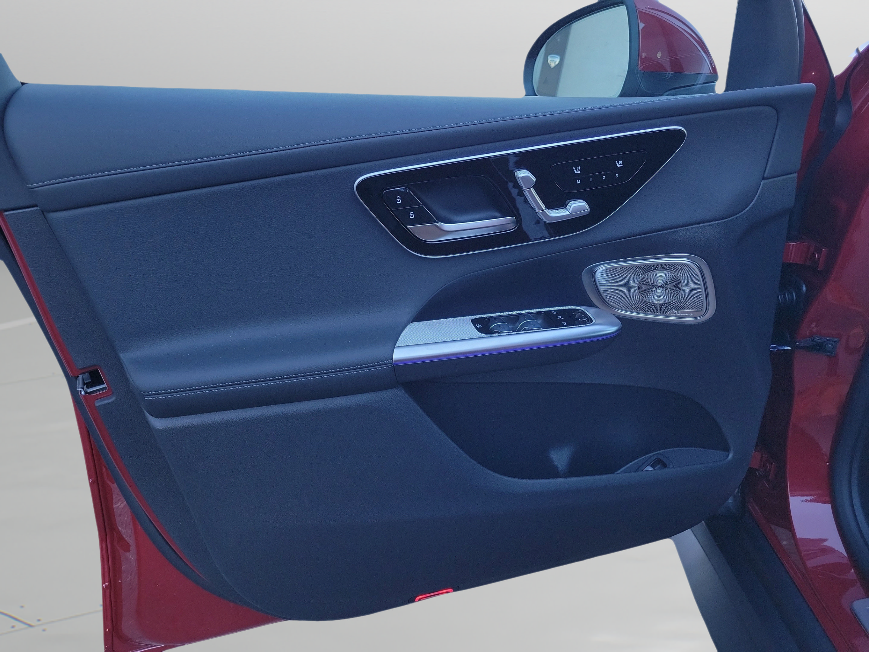 Used 2026 Mercedes-Benz GLC 300 image 28