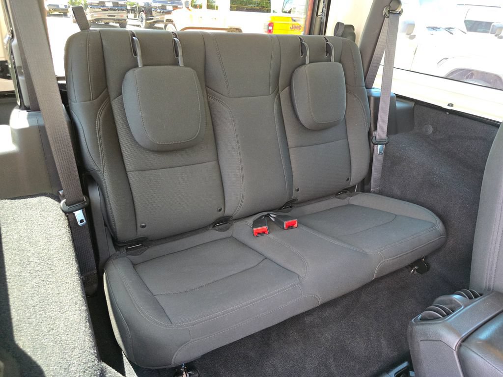 Used 2019 Jeep Wrangler Sport AWD/4WD image 26